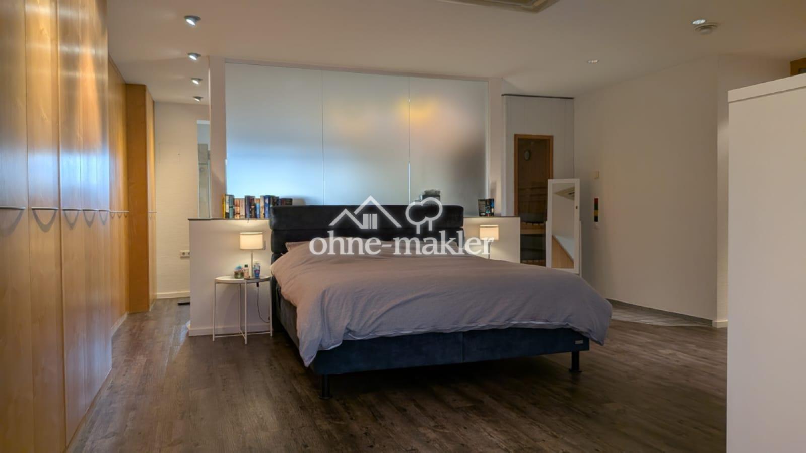 Schlafzimmer (Eltern)