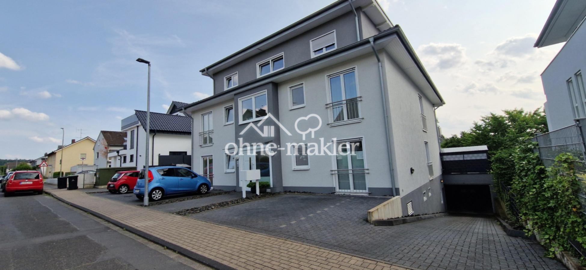 Außenansicht mit Tiefgarage