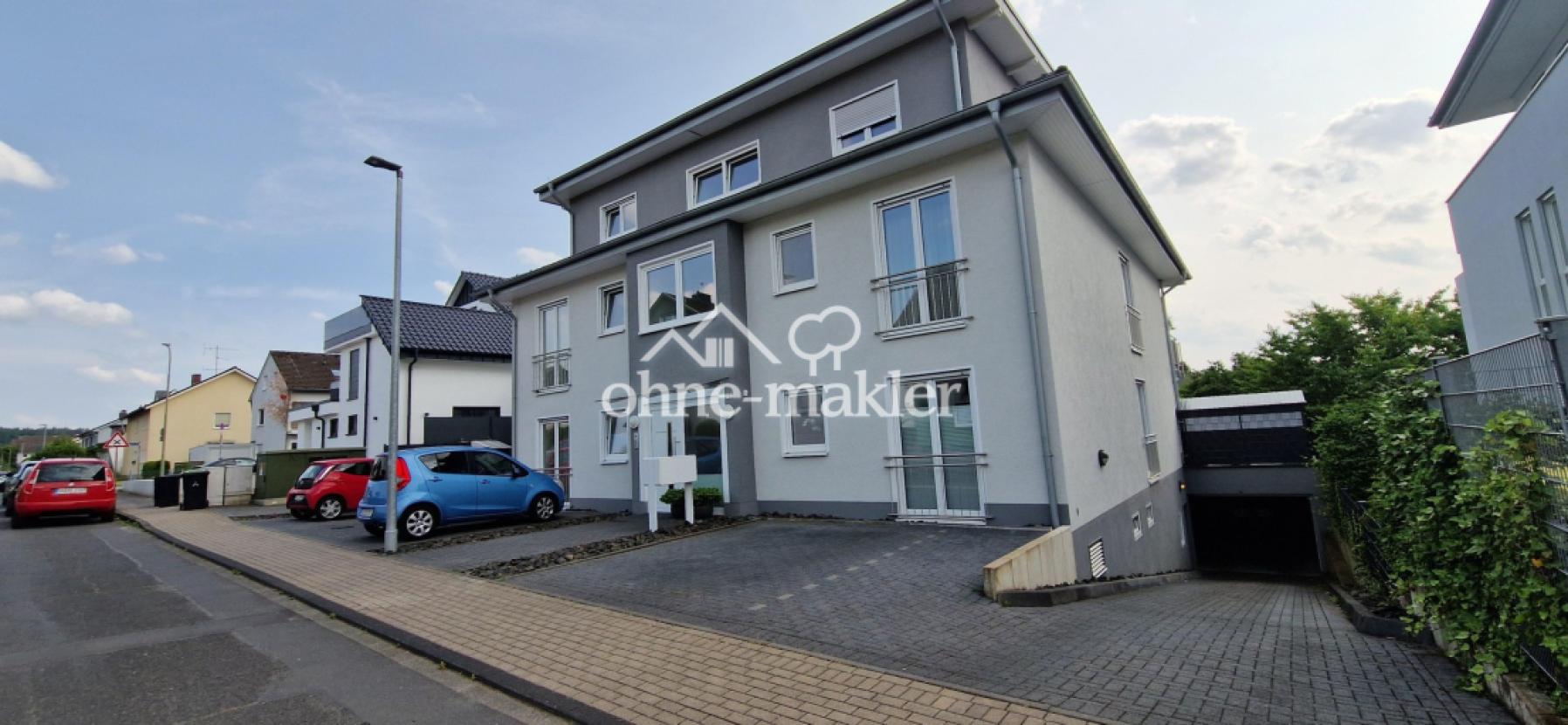 Außenansicht mit Tiefgarage