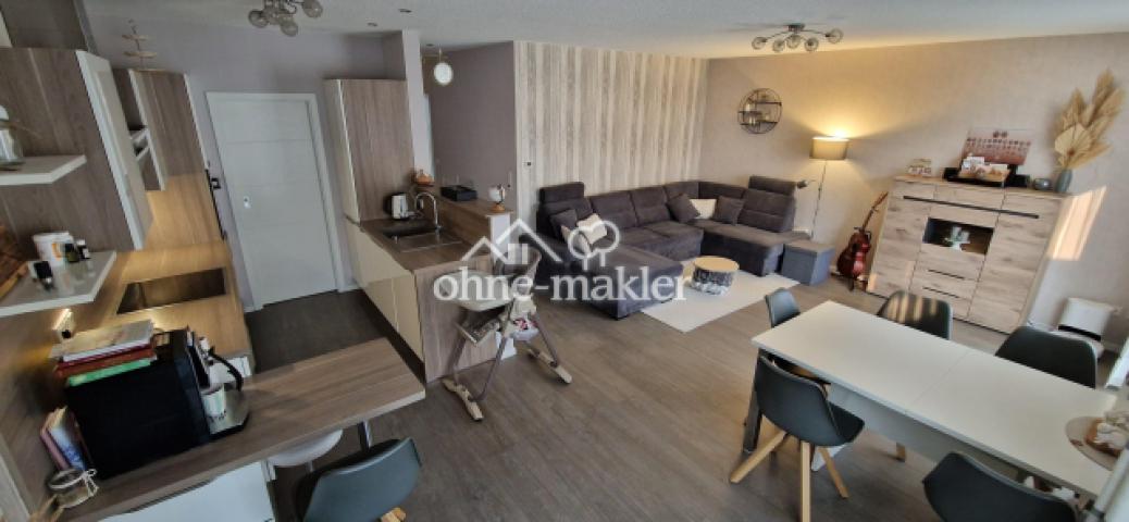 Küche mit Wohnzimmer