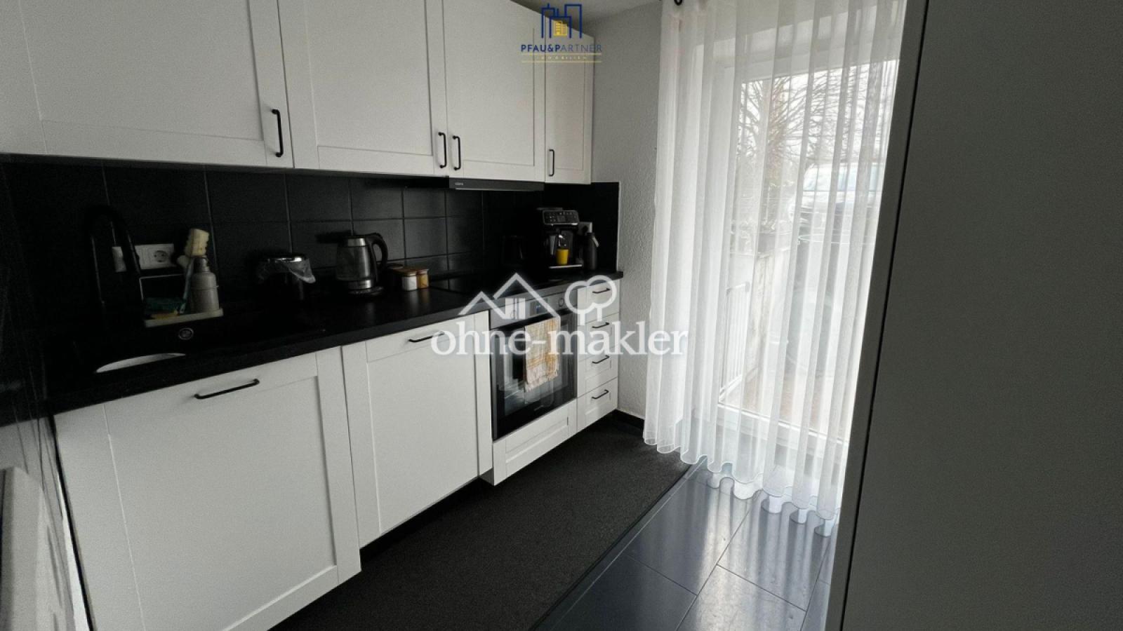 Küche mit Zugang Terrasse