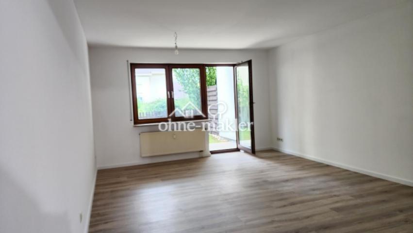 Wohnzimmer mit Terrassentür