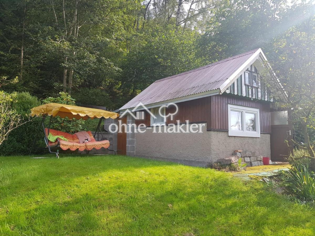 Gartenlaube mit Terrasse