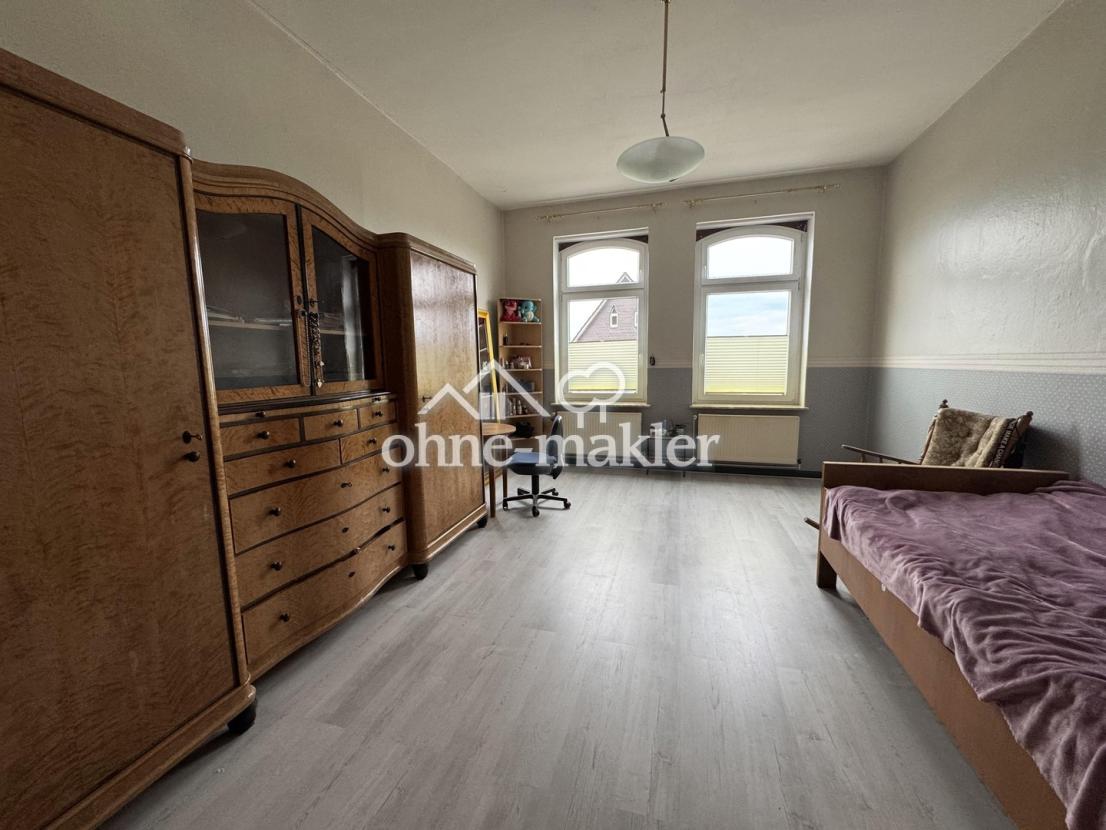 1 OG rechts Zimmer 1