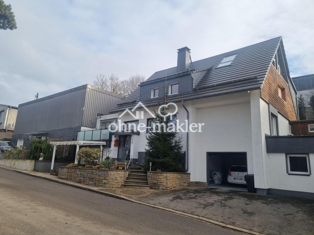 Wohnhaus &n Lagerhalle Außenan