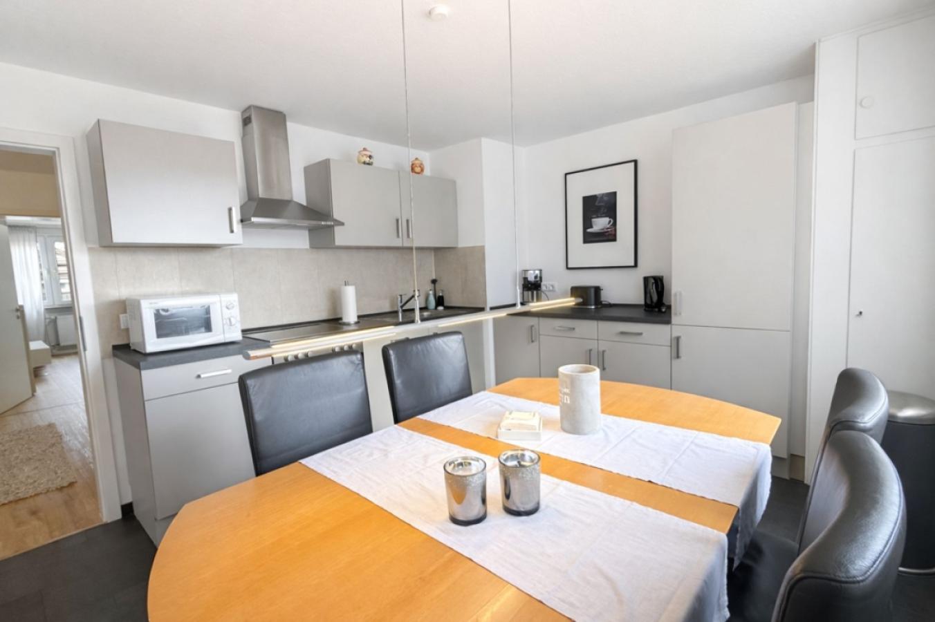 Küche mit Essbereich