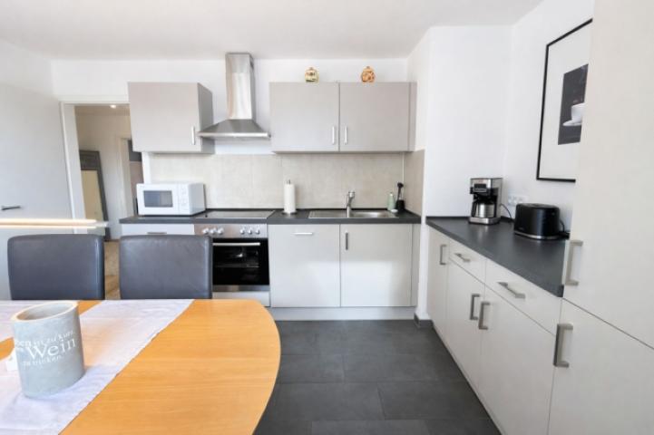 Küche mit Essbereich