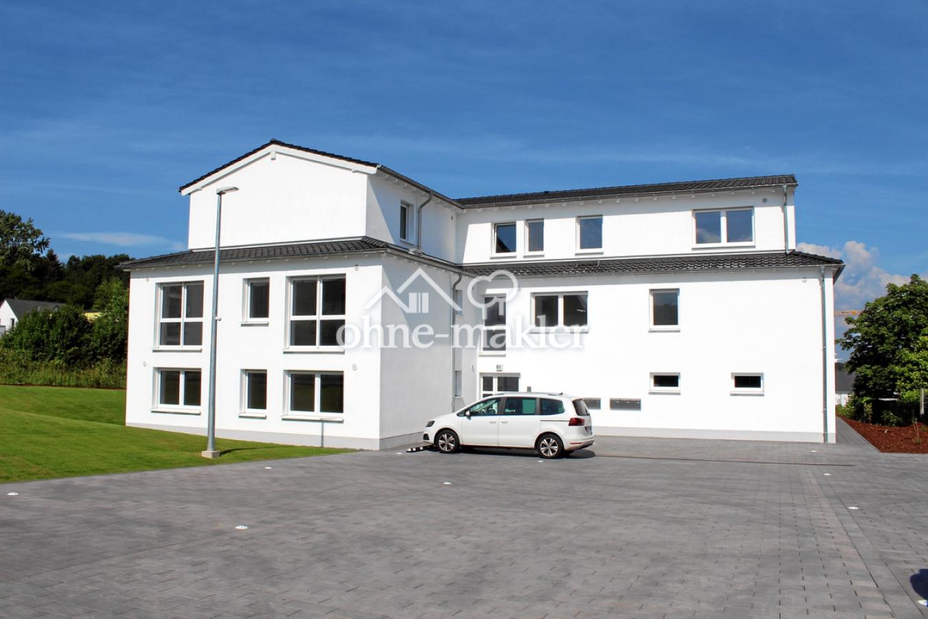 Ansicht und Parkplätze