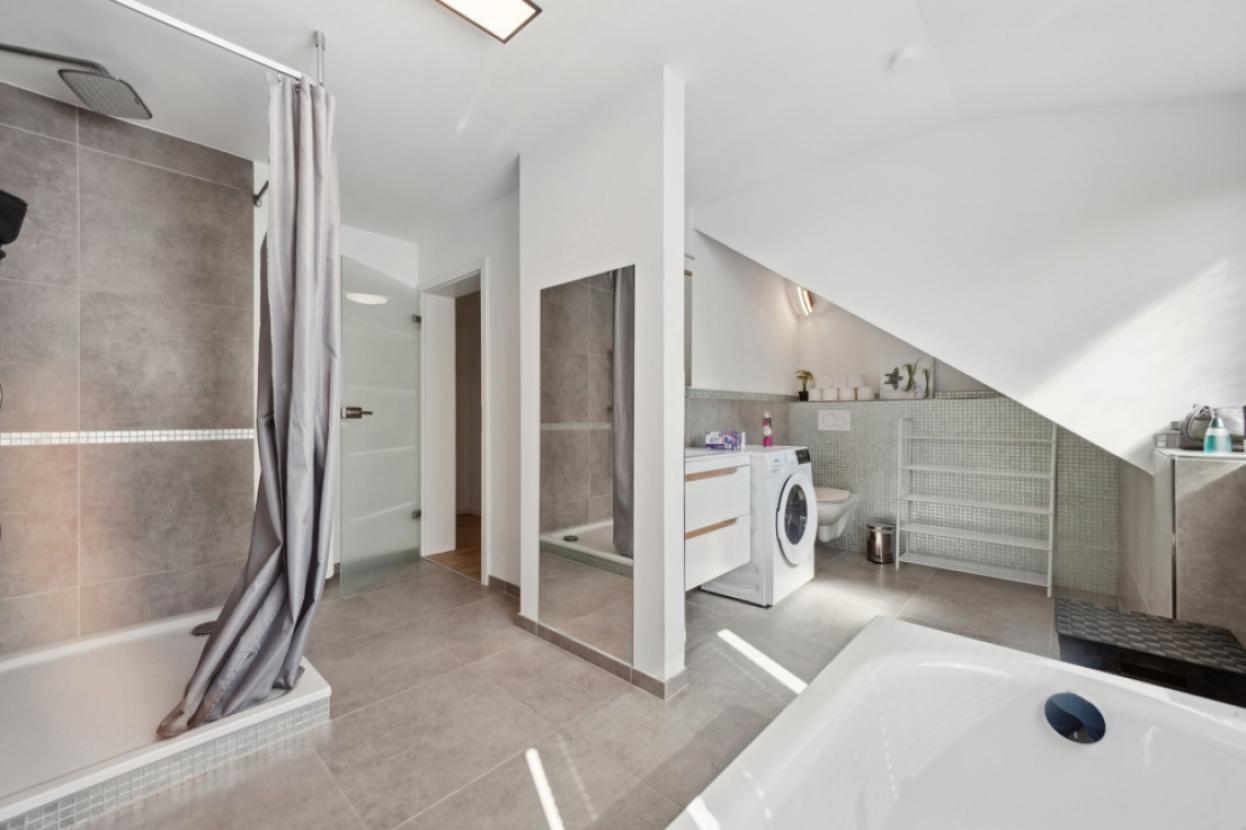 Badezimmer OG - Ansicht 1