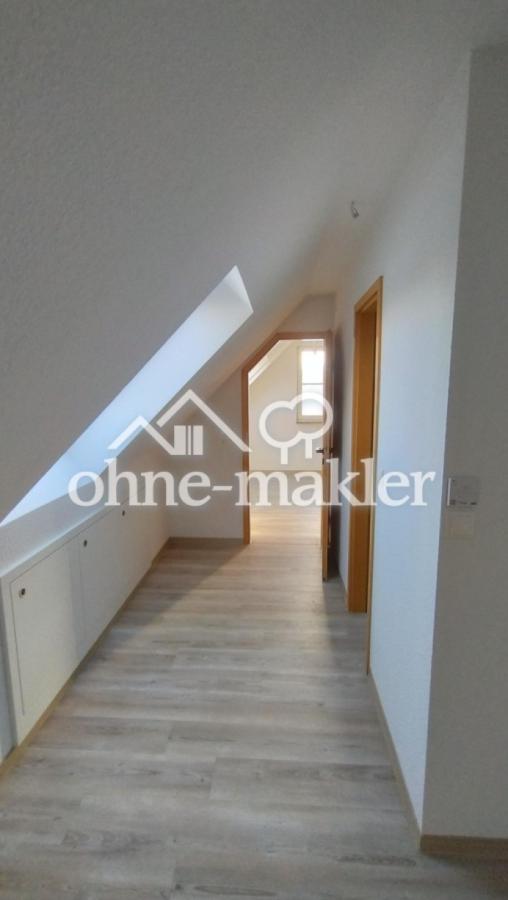 Flur - Blick ins Schlafzimmer