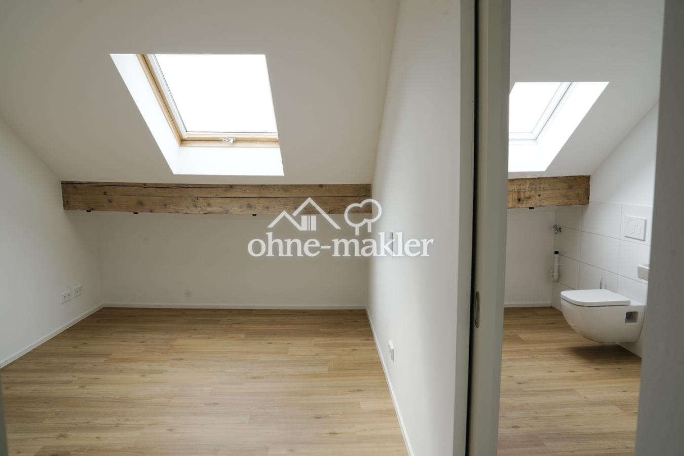 Schlafzimmer und Bad