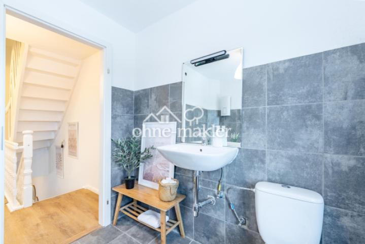 Tageslichtbad mit Badewanne