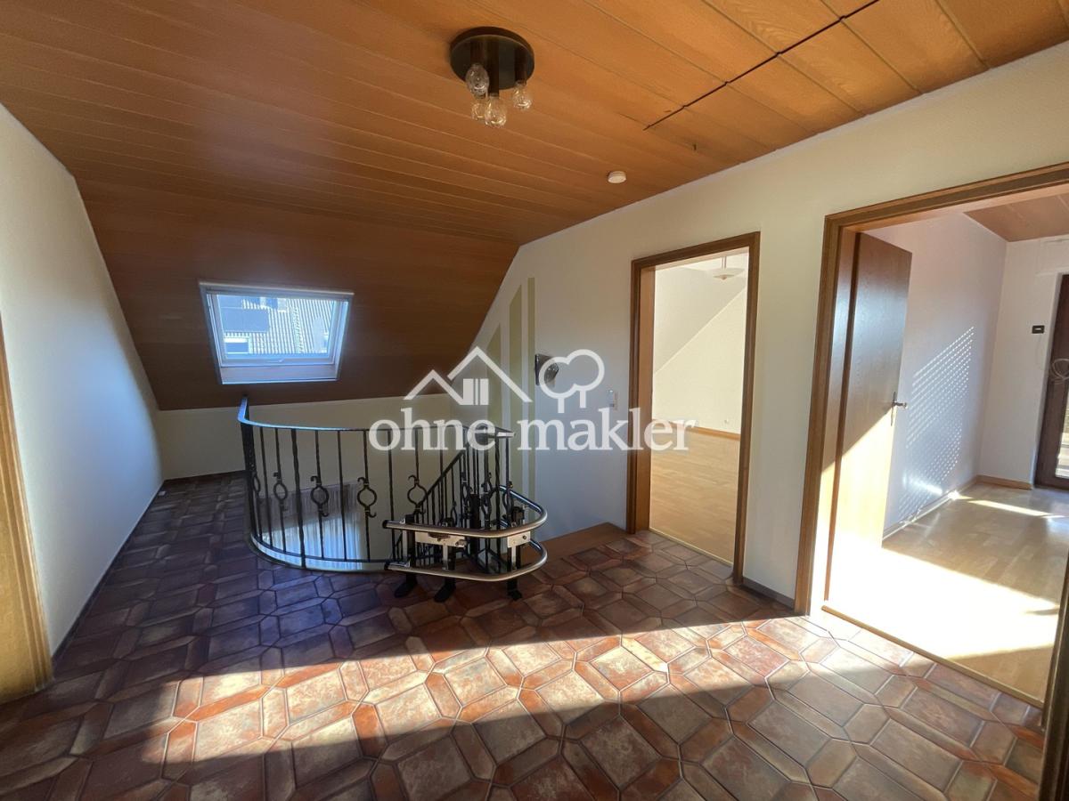 4 Zimmer und Bad im OG