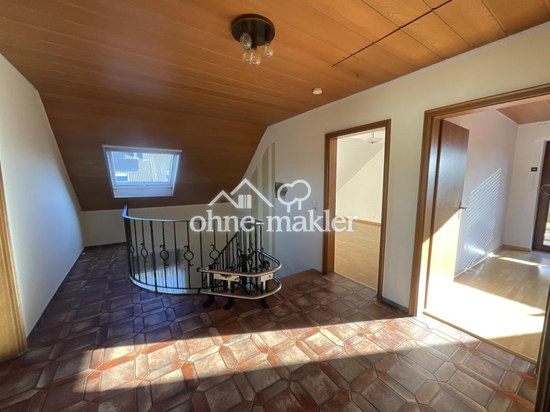 4 Zimmer und Bad im OG