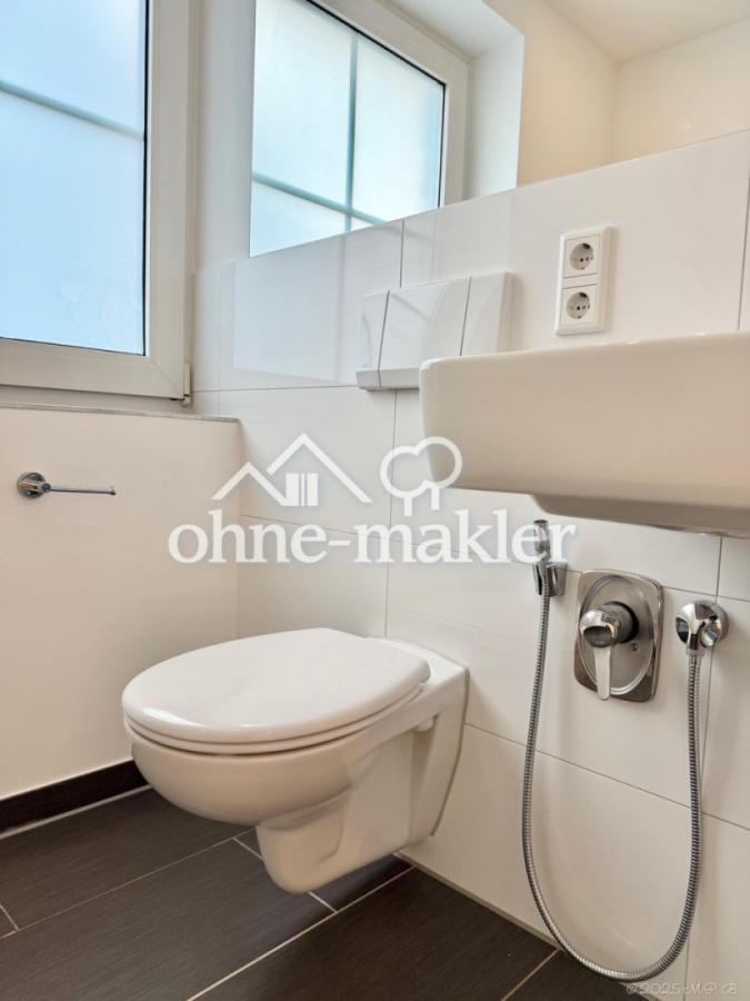 mit Dusch-WC u. Außenfenster