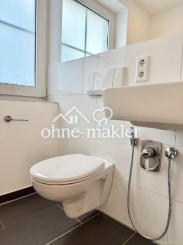 mit Dusch-WC u. Außenfenster