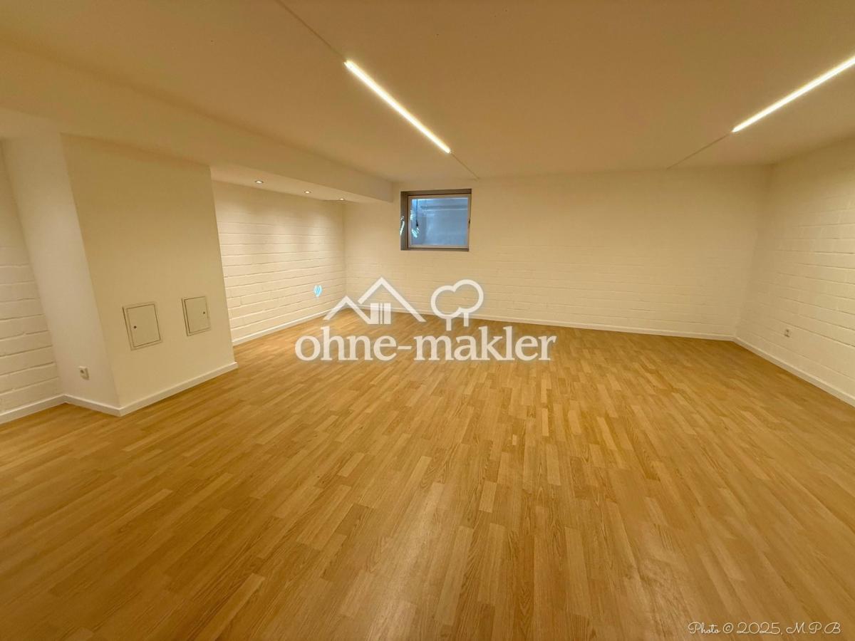 mit warmer Lichtgestaltung