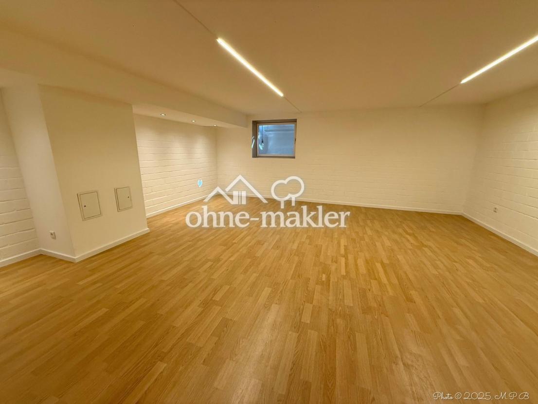 mit warmer Lichtgestaltung