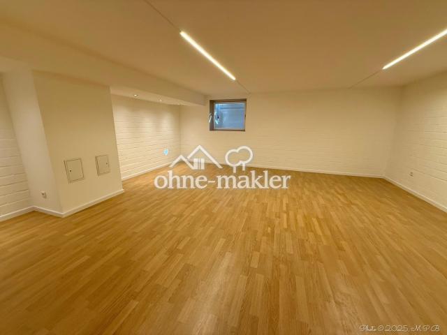 mit warmer Lichtgestaltung