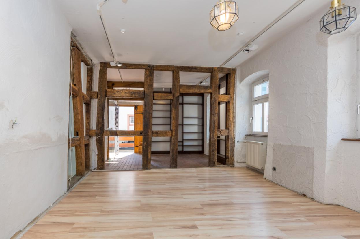 großer Raum vorderer Bereich 