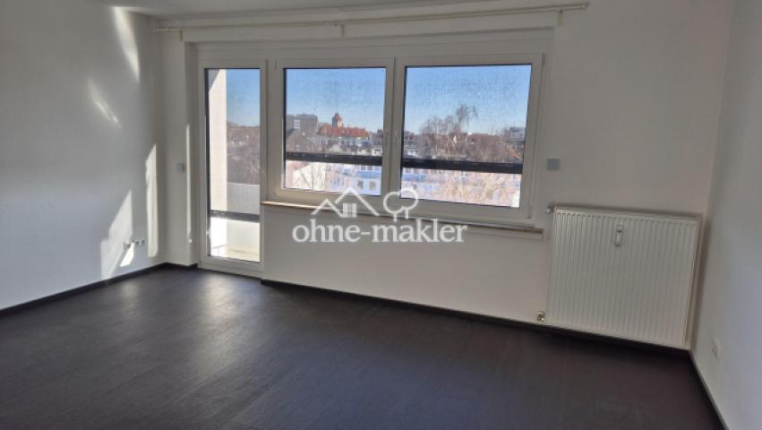 Wohnzimmer mit Sonnenrollos