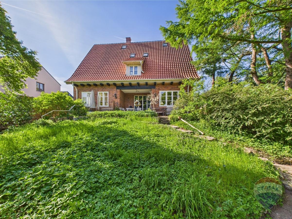 Hausblick aus dem Garten