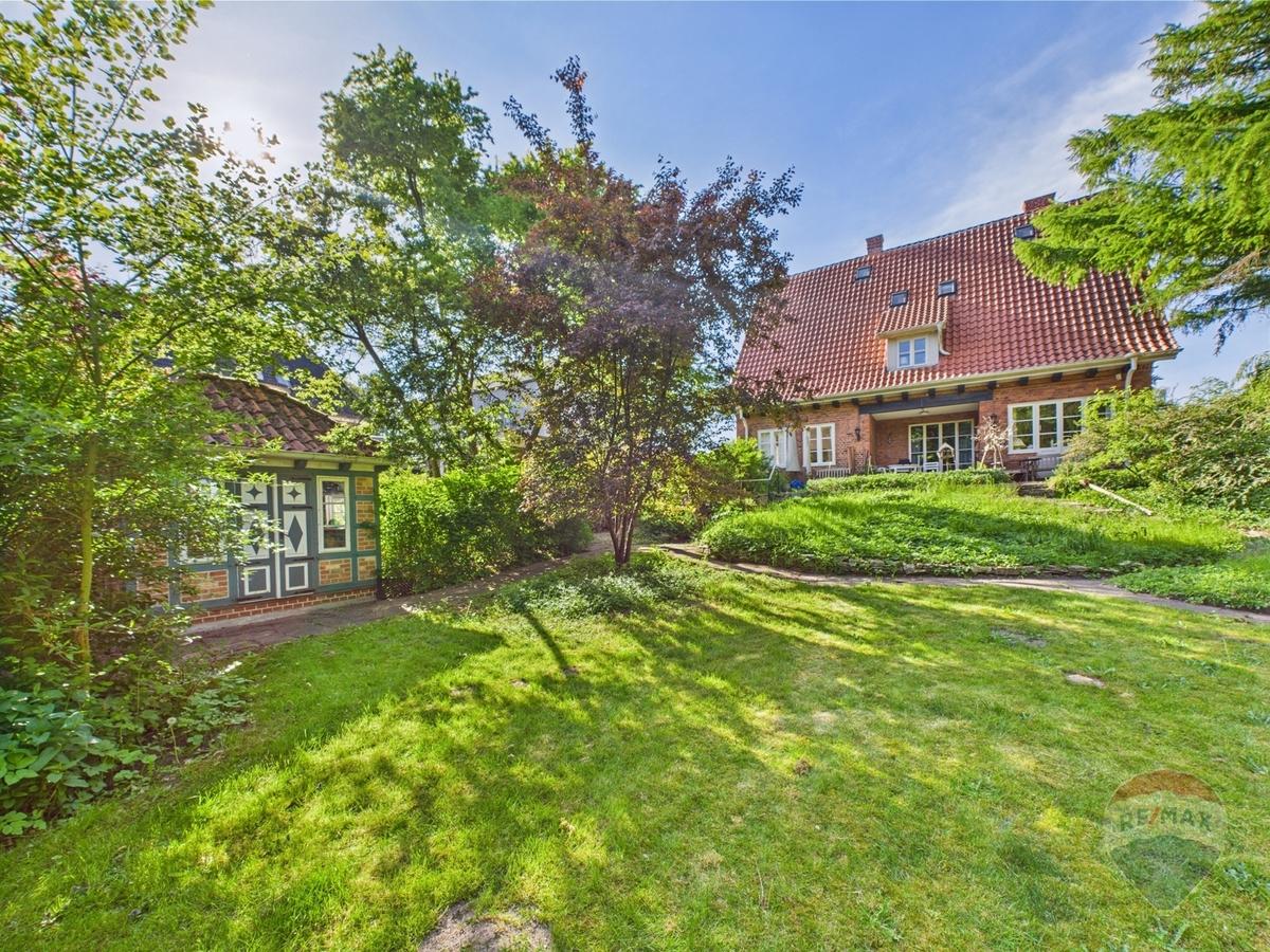 Fachwerkhaus und Wohnhaus