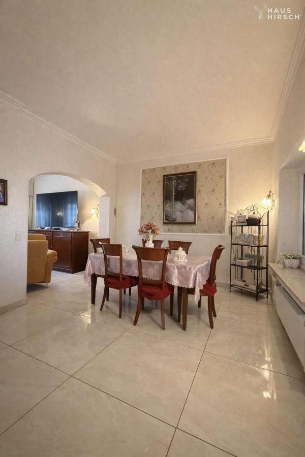 6AC3D4DA-A17E-410C-A85F-76ED3ABF3EE3