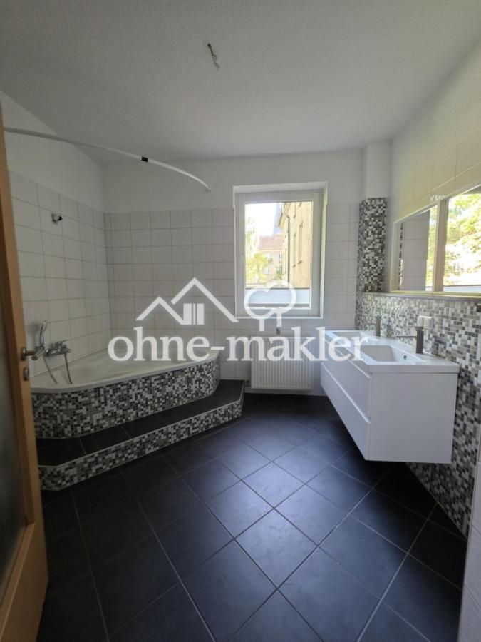 Badezimmer mit Badewanne