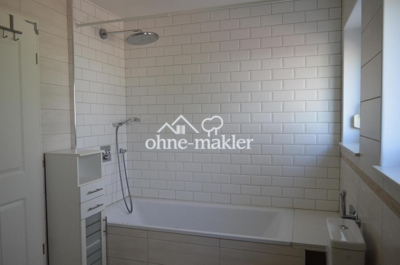 Bad - Wanne und Dusche