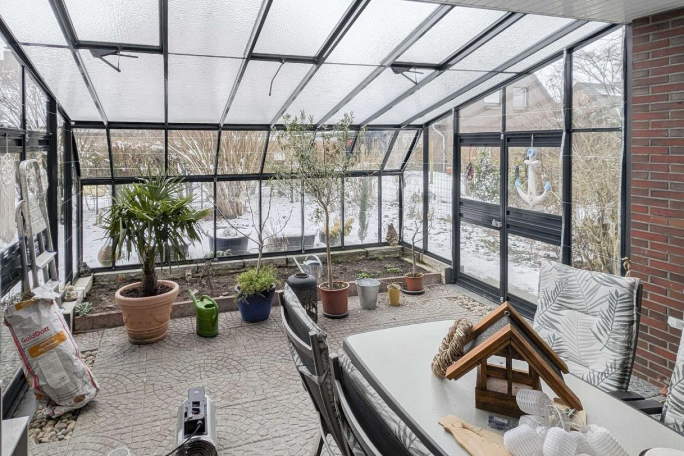 Angebautes Gewächshaus (1)