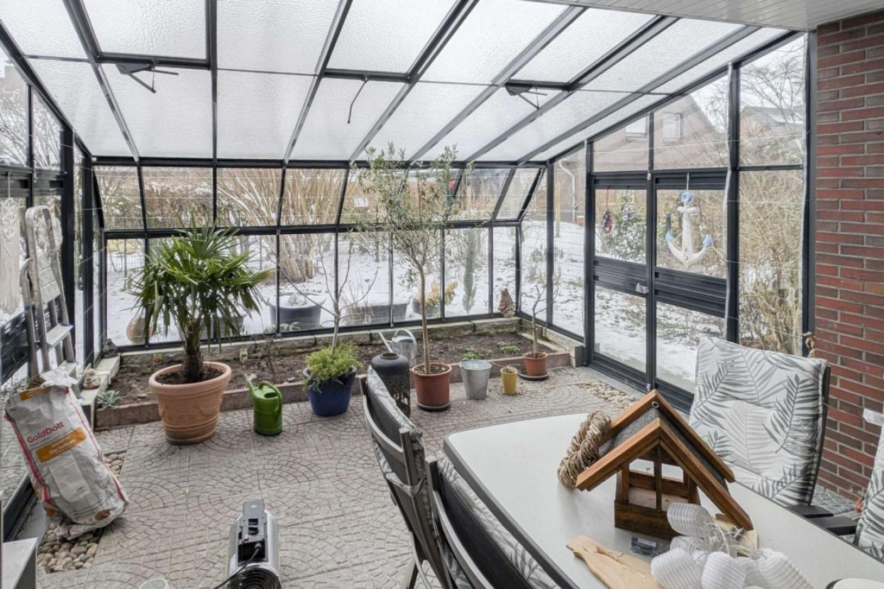 Angebautes Gewächshaus (1)