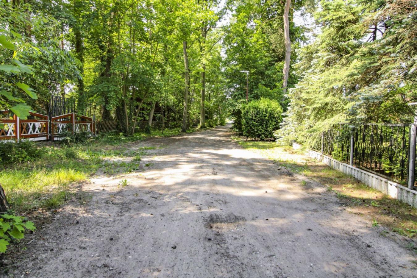 Straße vor dem Grundstück