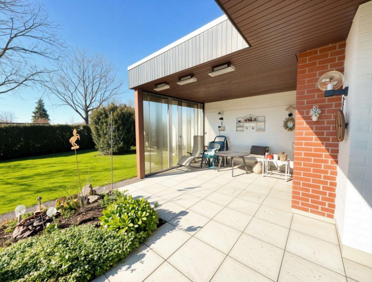 Terrasse-Bild1_0130 - (KI generiert)