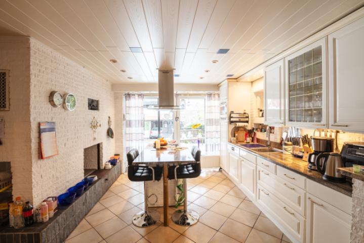 Koch- und Essbereich mit Küchenblock