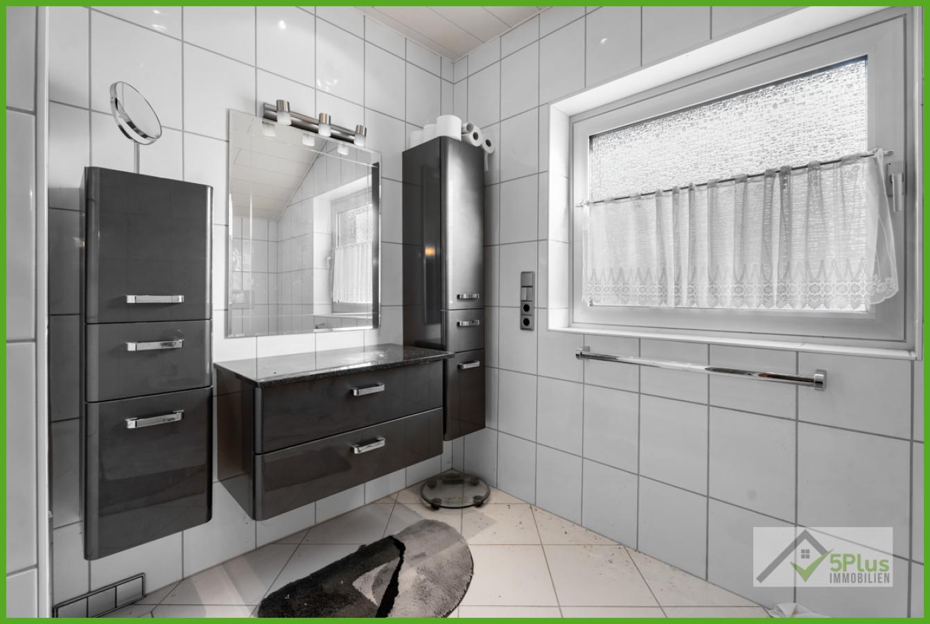 5Plus Immo Haus zum Kauf Inden / Altdorf Badezimmer OG