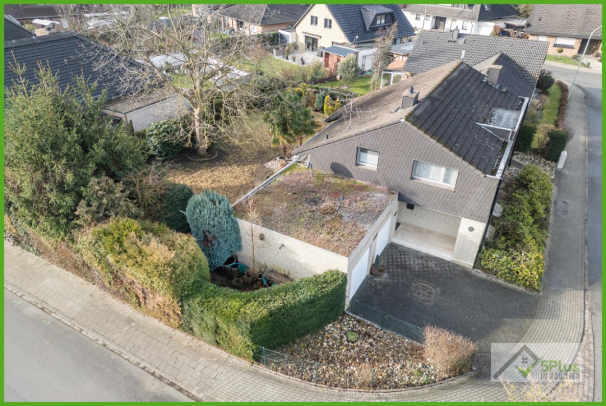 5Plus Immo Haus zum Kauf Inden / Altdorf Garten Drohnenaufnahme