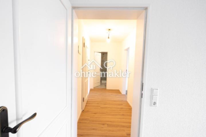 Blick vom Schlazimmer in Flur