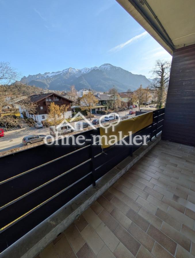 Balkon mit Bergblick