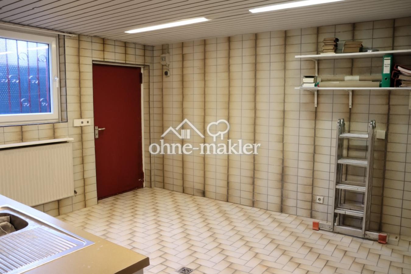 Waschküche mit Außentür