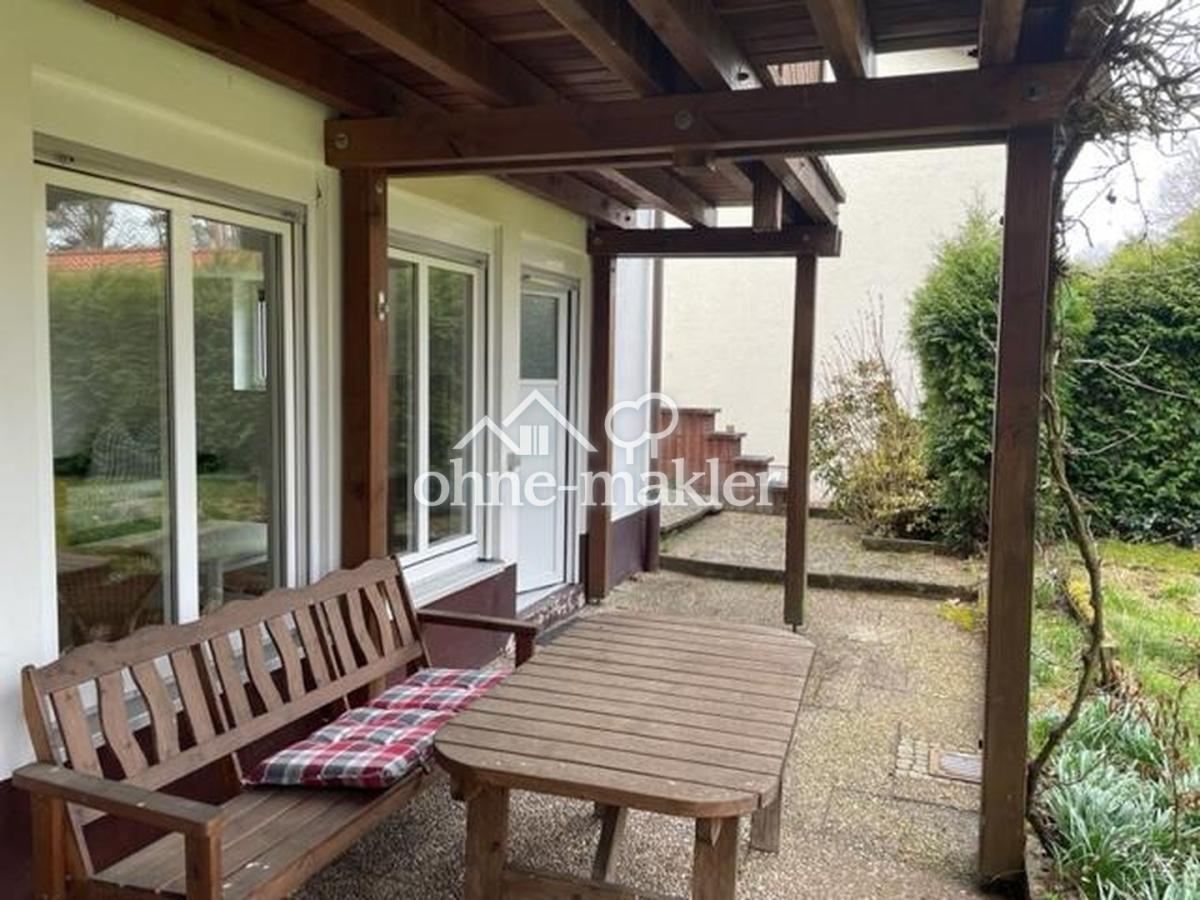 Seite rechts mit Apartement UG