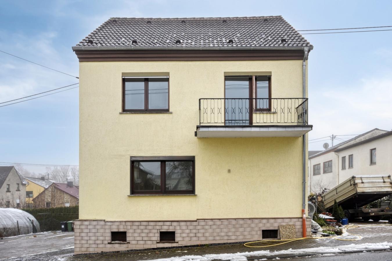 Straßenansicht vorn