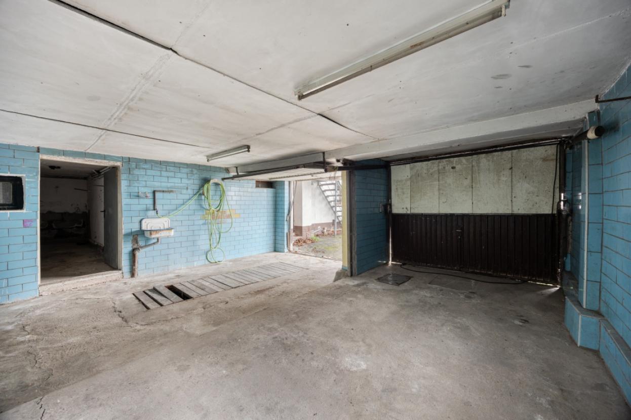 Geräumige Doppelgarage