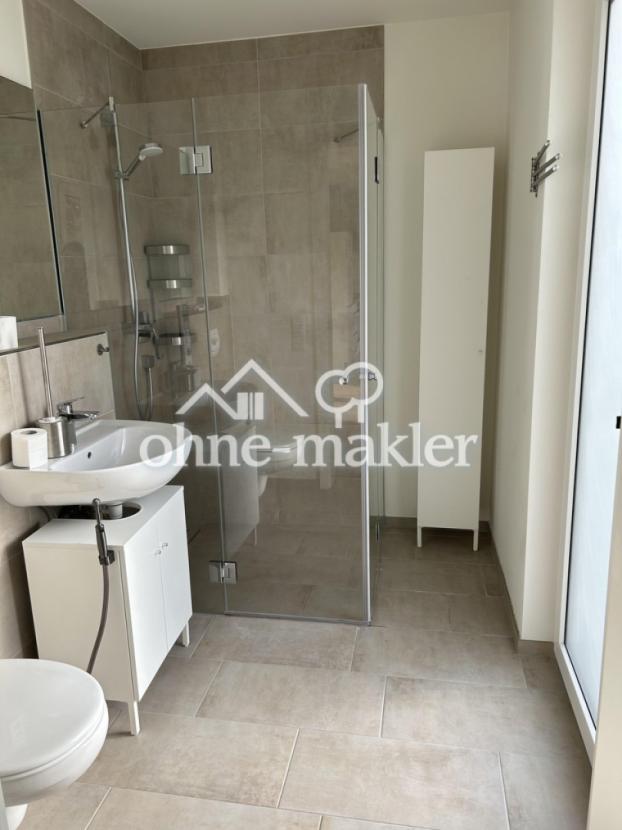 Badezimmer mit Dusche