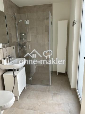 Badezimmer mit Dusche