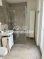 Badezimmer mit Dusche