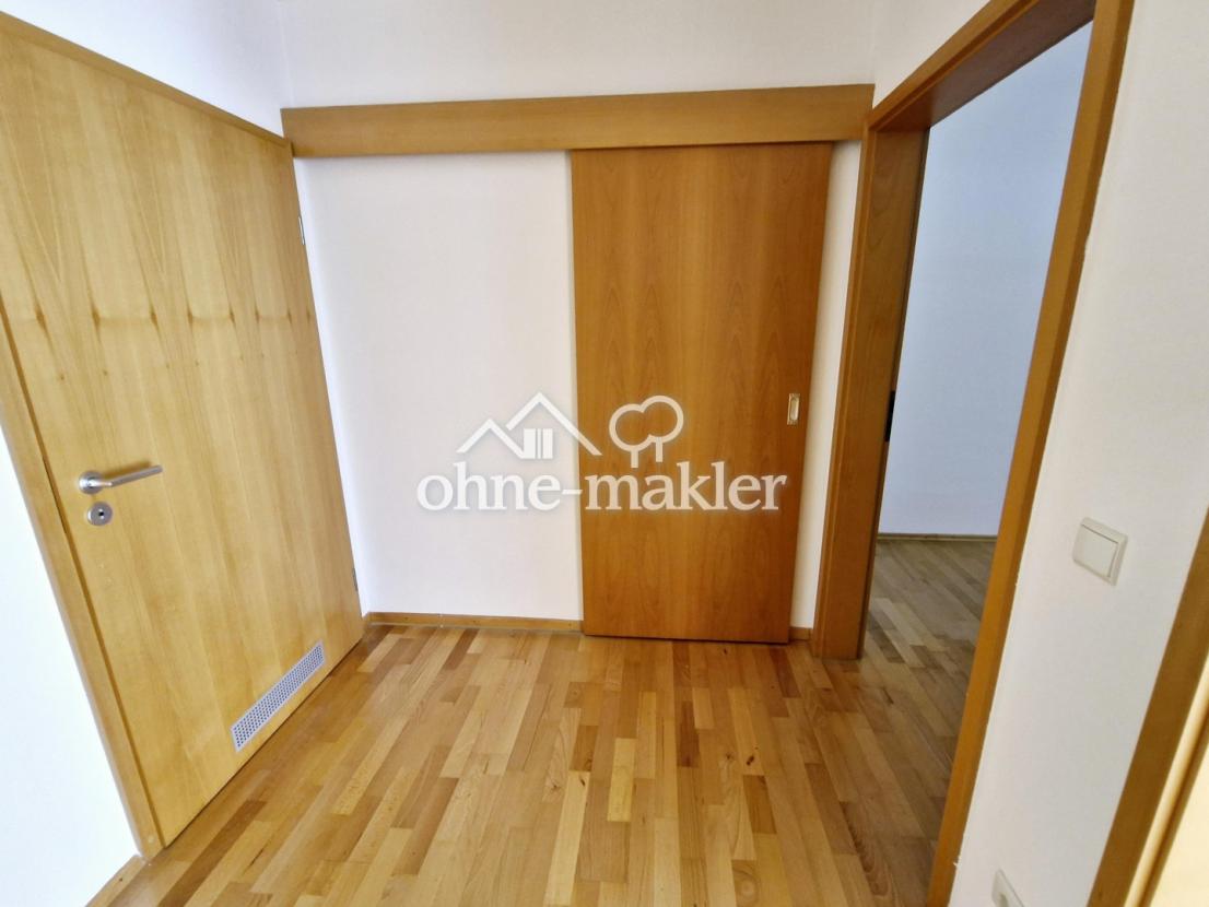 Flur Schiebetür z. Abstellraum