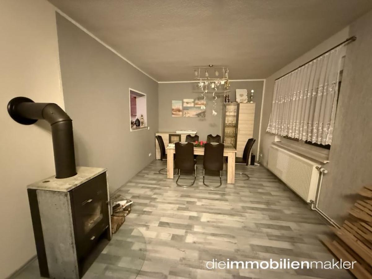 Wohnzimmer mit Kaminofen