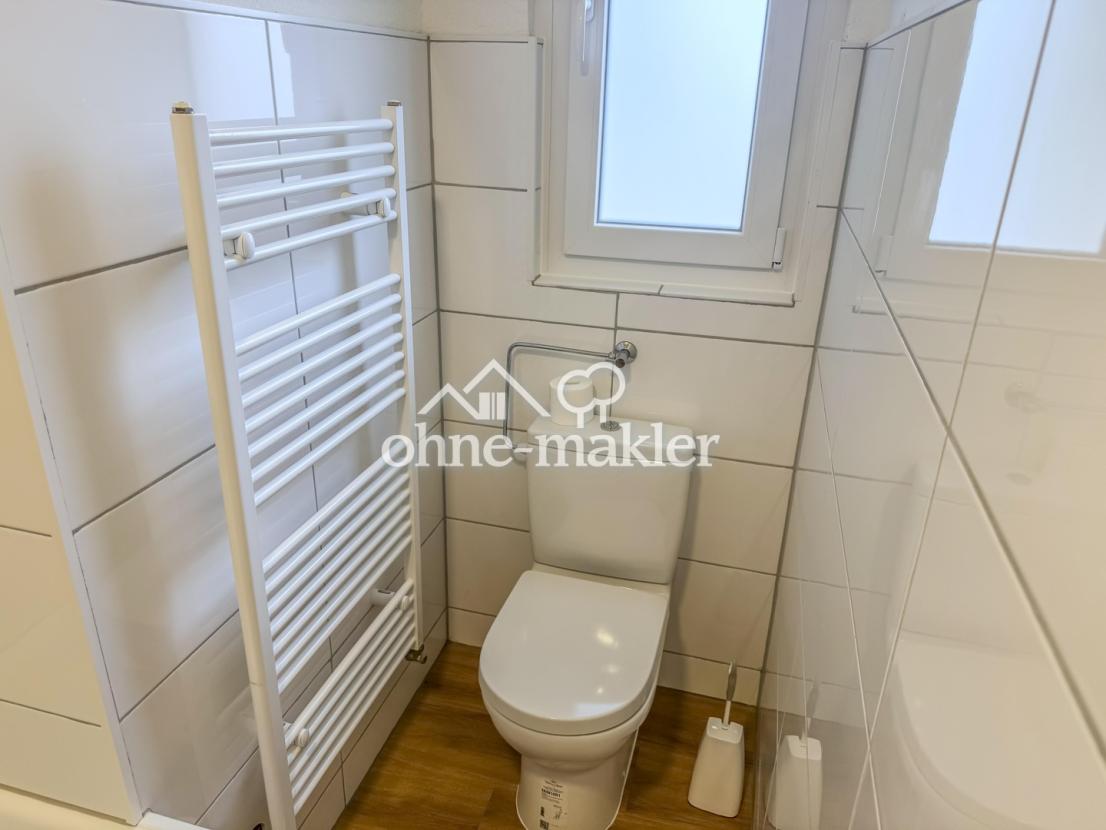 WC mit Handtuchheizkörper