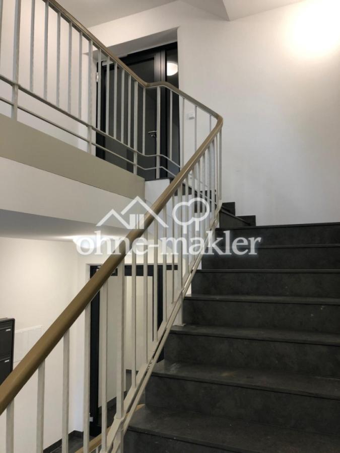 Treppenhaus-Aufgang zum 1. OG